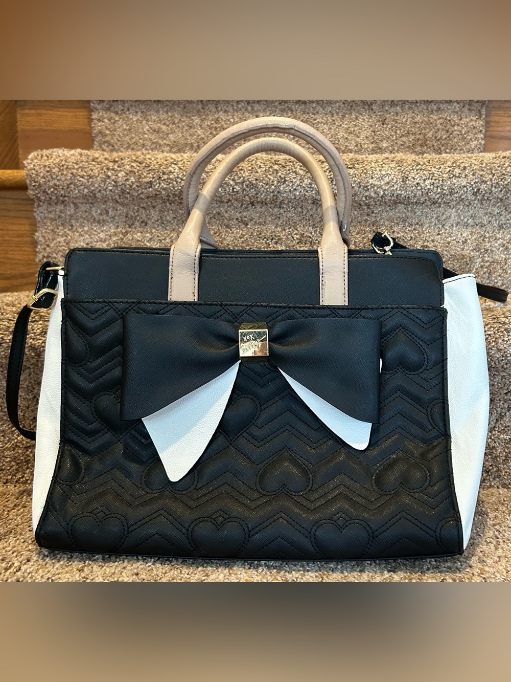 Betsey Johnson Black and White Quilted Hearts Purse with shoulder strap 16.5”Wx9